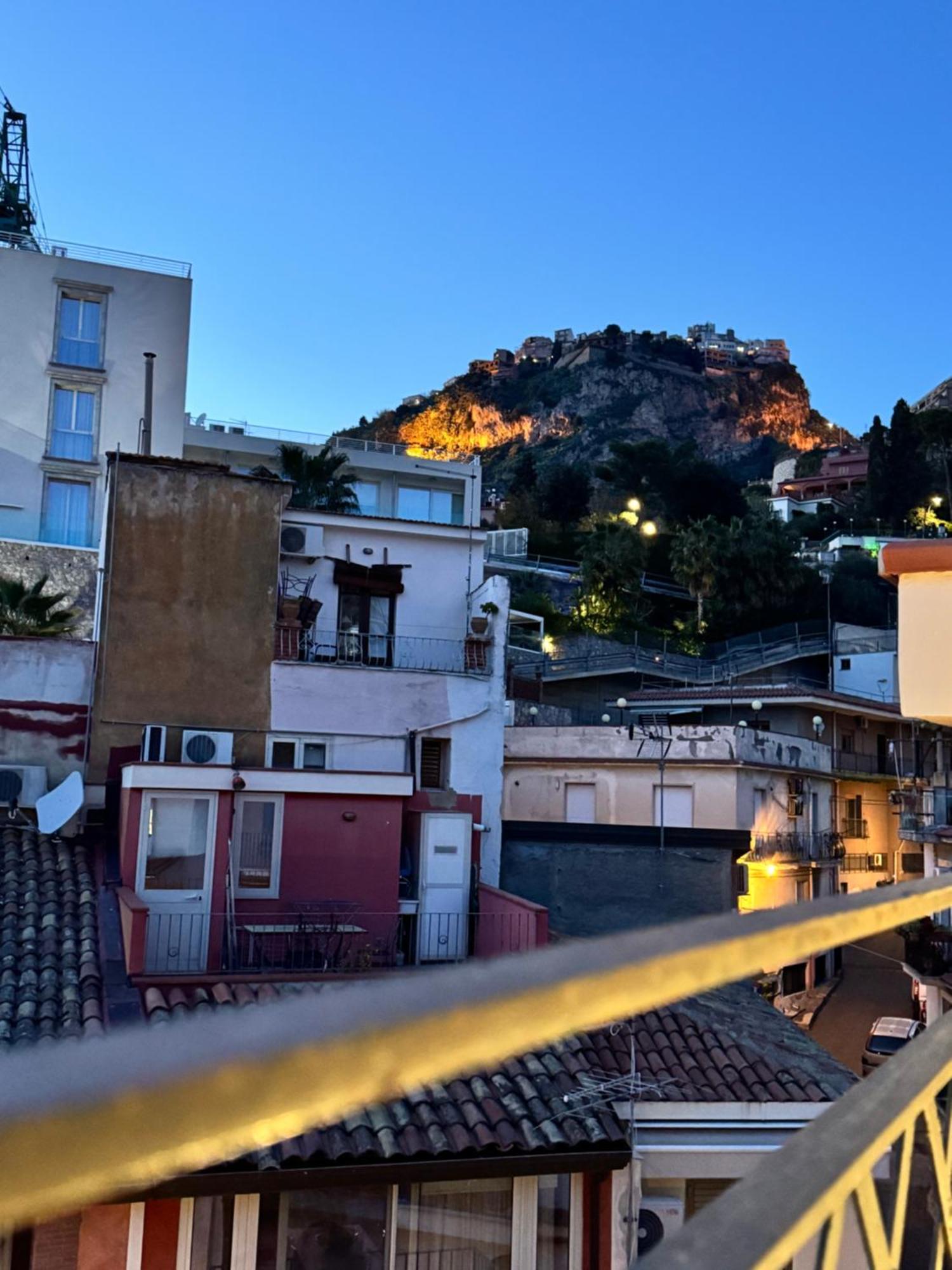 Taormina'S Sun Apartment Buitenkant foto